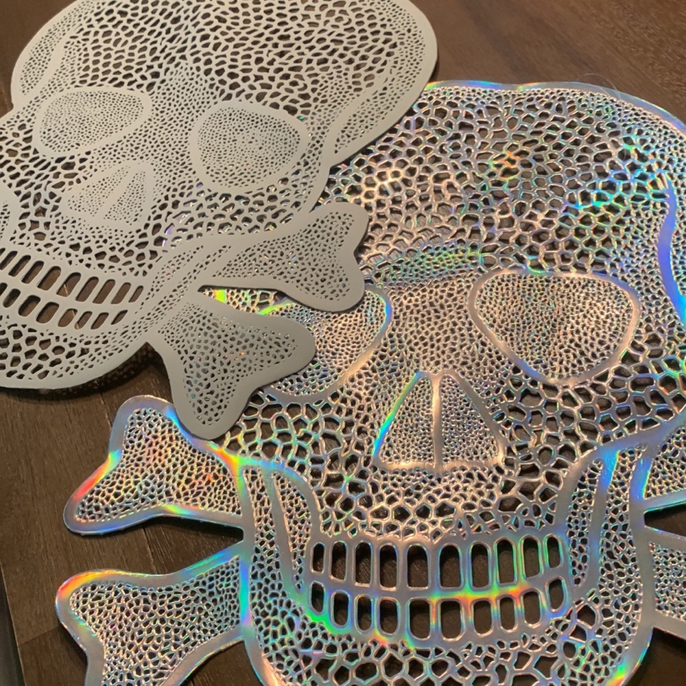 New skull reversible placemats